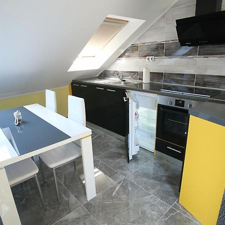 Centrum Lux 2 Apartmanok Kaposvar Exterior photo