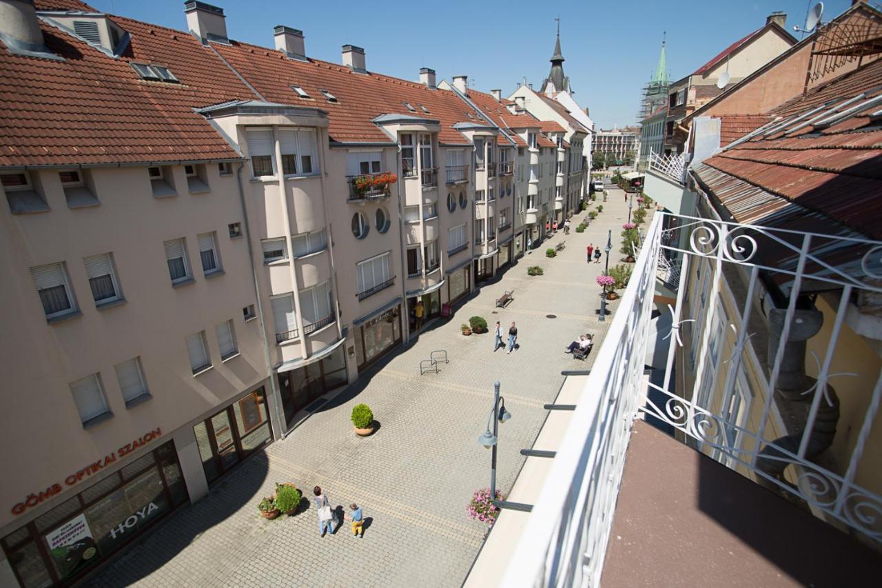 Centrum Lux 2 Apartmanok Kaposvar Exterior photo