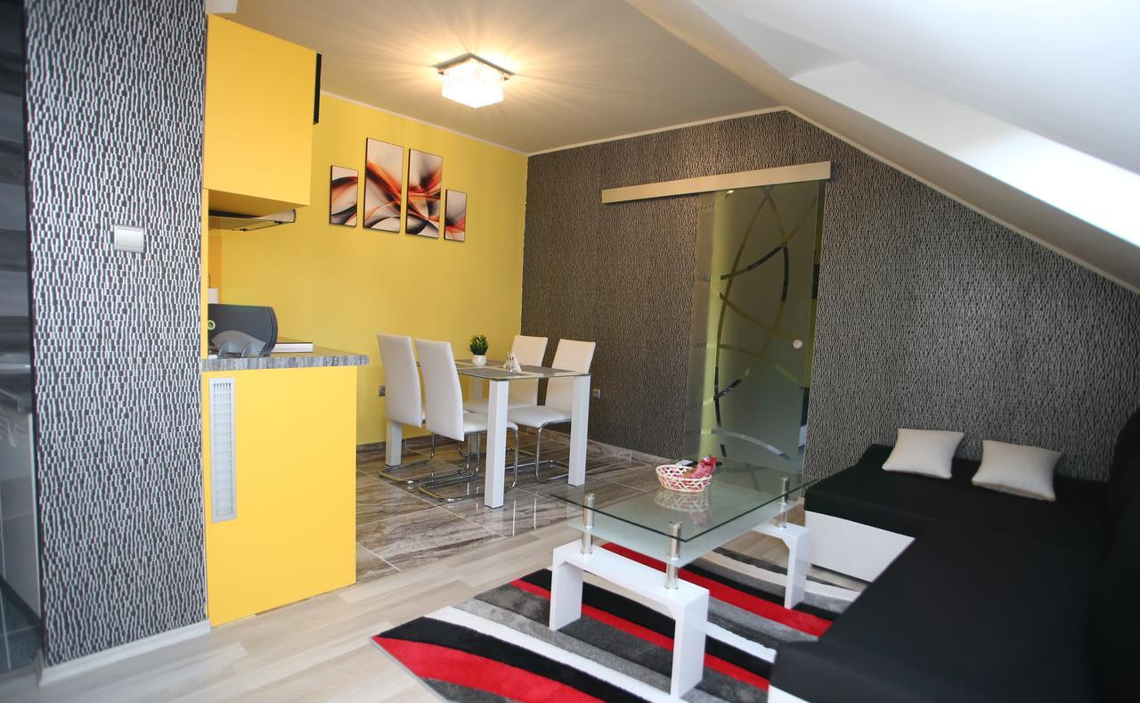 Centrum Lux 2 Apartmanok Kaposvar Exterior photo